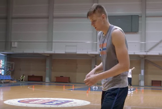 Illustration for article titled Kristaps Porzingis's Workouts Have Become Slightly Less Relatable, Have Made Him Slightly More Swole